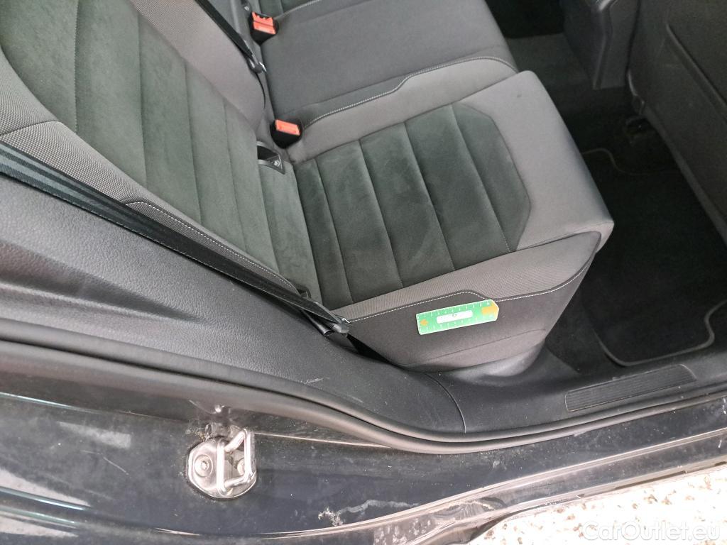  Volkswagen  Golf  VOLKSWAGEN SW / 2017 / 5P / Break 1.5 TSI EVO 150 DSG7 Carat / VO RECONDITIONNE - PHOTOS AVANT RECONDITIONNEMENT #8