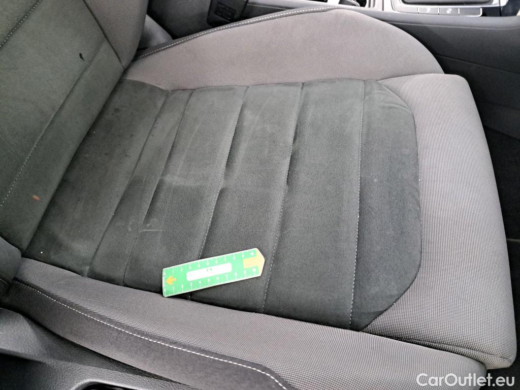  Volkswagen  Golf  VOLKSWAGEN SW / 2017 / 5P / Break 1.5 TSI EVO 150 DSG7 Carat / VO RECONDITIONNE - PHOTOS AVANT RECONDITIONNEMENT #12