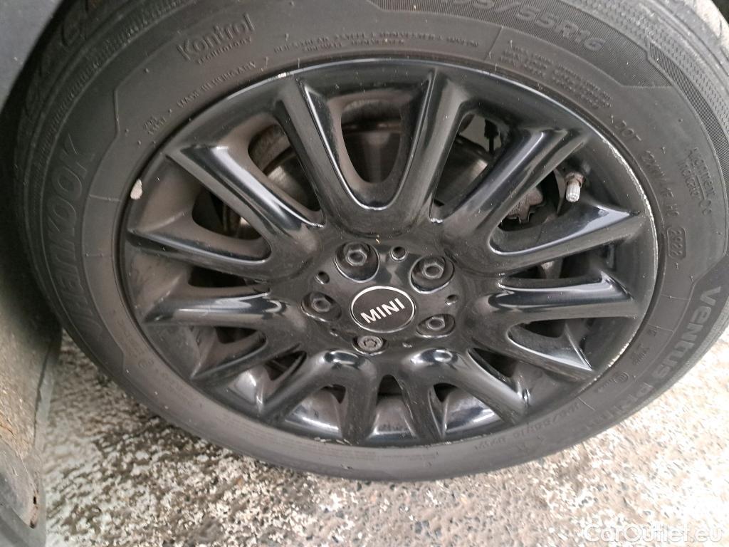  Mini  Cooper MINI Mini 5p Berline One Finition Chili 102 ch BVA7 #16