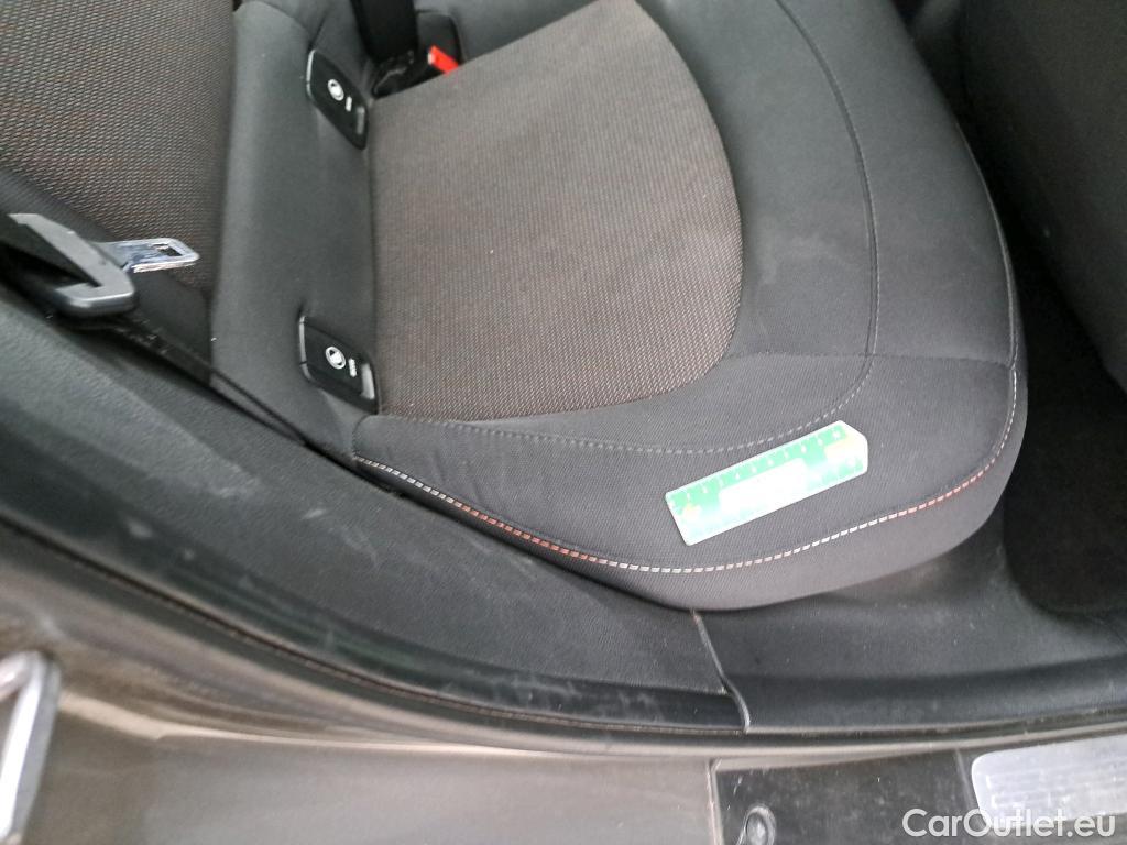  Mini  Cooper MINI Mini 5p Berline One Finition Chili 102 ch BVA7 #19
