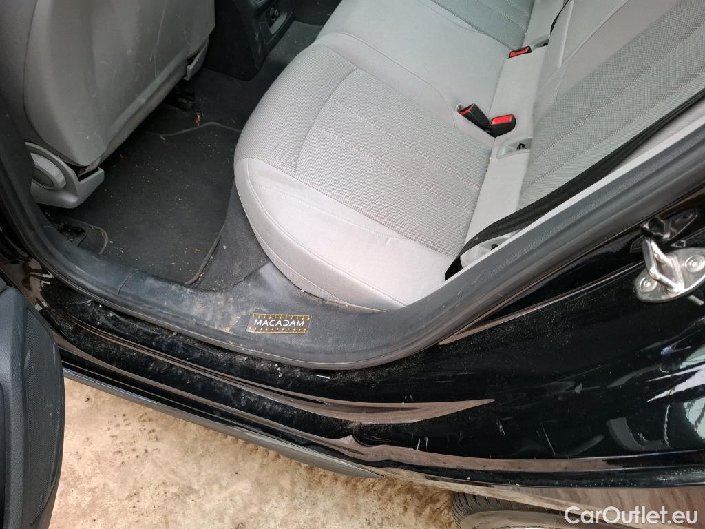  Audi  A4  Avant 30 TDI Business Line 2.0 TDI 135CV BVA7 E6d #9