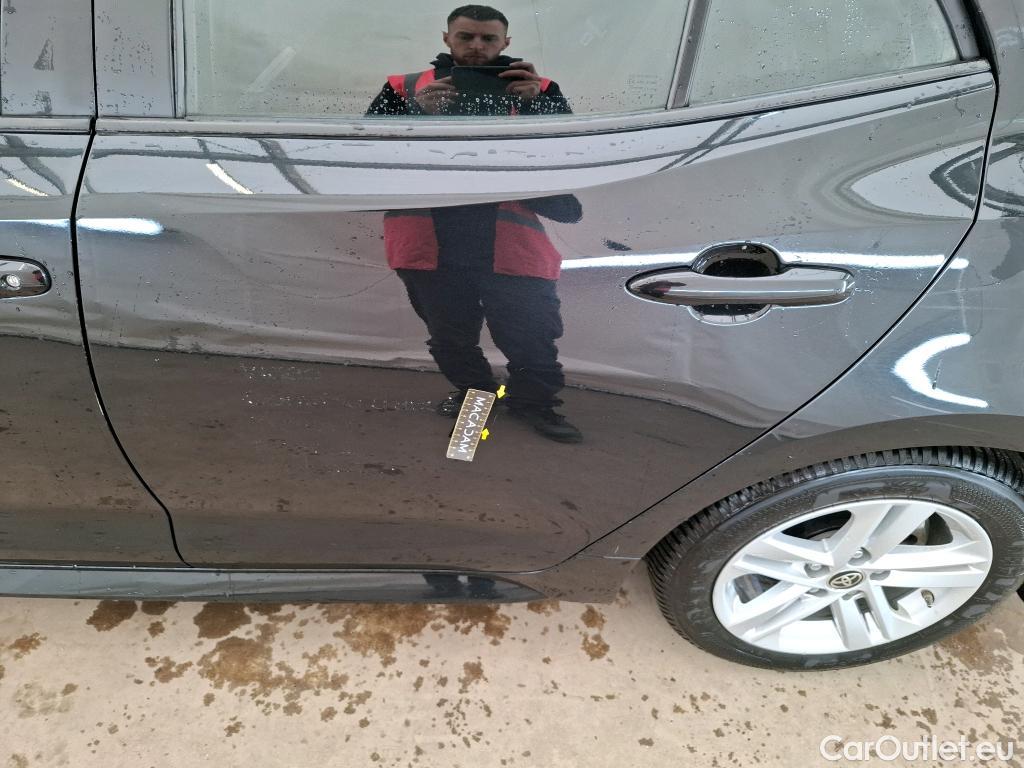  Toyota  Corolla TOYOTA  / 2018 / 5P / Berline Hybride 122h Dynamic Business Stage Acad #32
