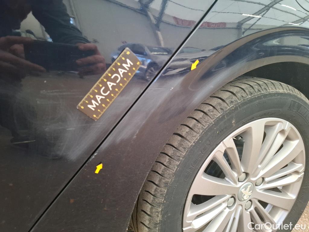  Peugeot  208 PEUGEOT  / 2015 / 5P / Berline Puretech 82 Allure #7