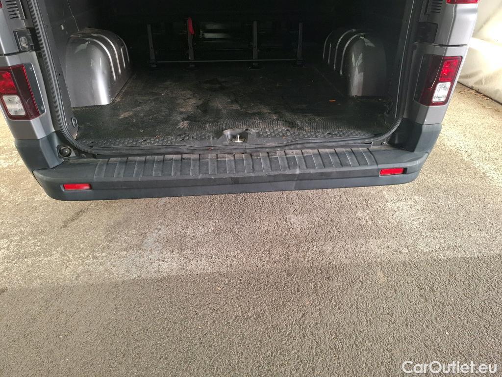  Renault  Trafic RENAULT  4p Combi Zen L2 dCi 120 SandS - 18 - 8 pl #4