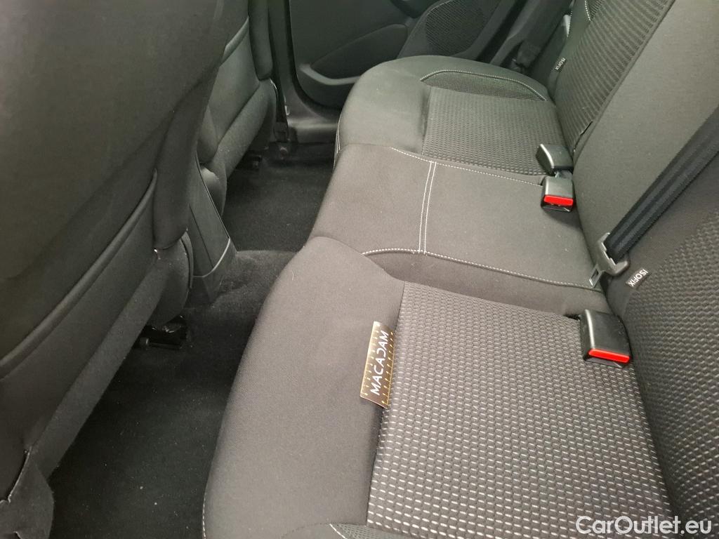  Peugeot  208 PEUGEOT  / 2015 / 5P / Berline Puretech 82 Allure #20