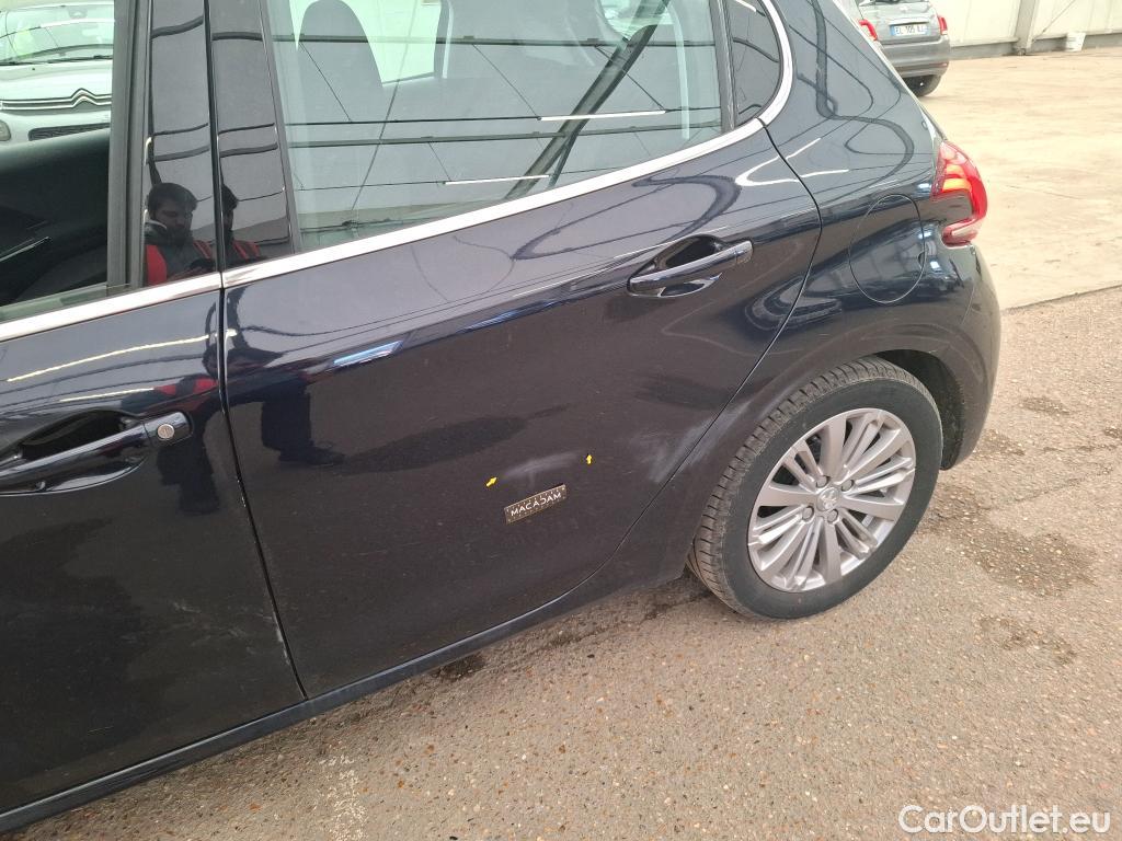  Peugeot  208 PEUGEOT  / 2015 / 5P / Berline Puretech 82 Allure #9