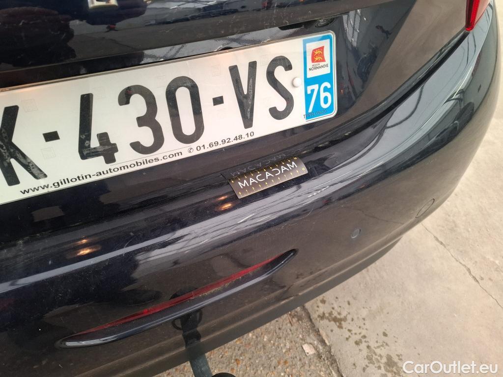  Peugeot  208 PEUGEOT  / 2015 / 5P / Berline Puretech 82 Allure #3