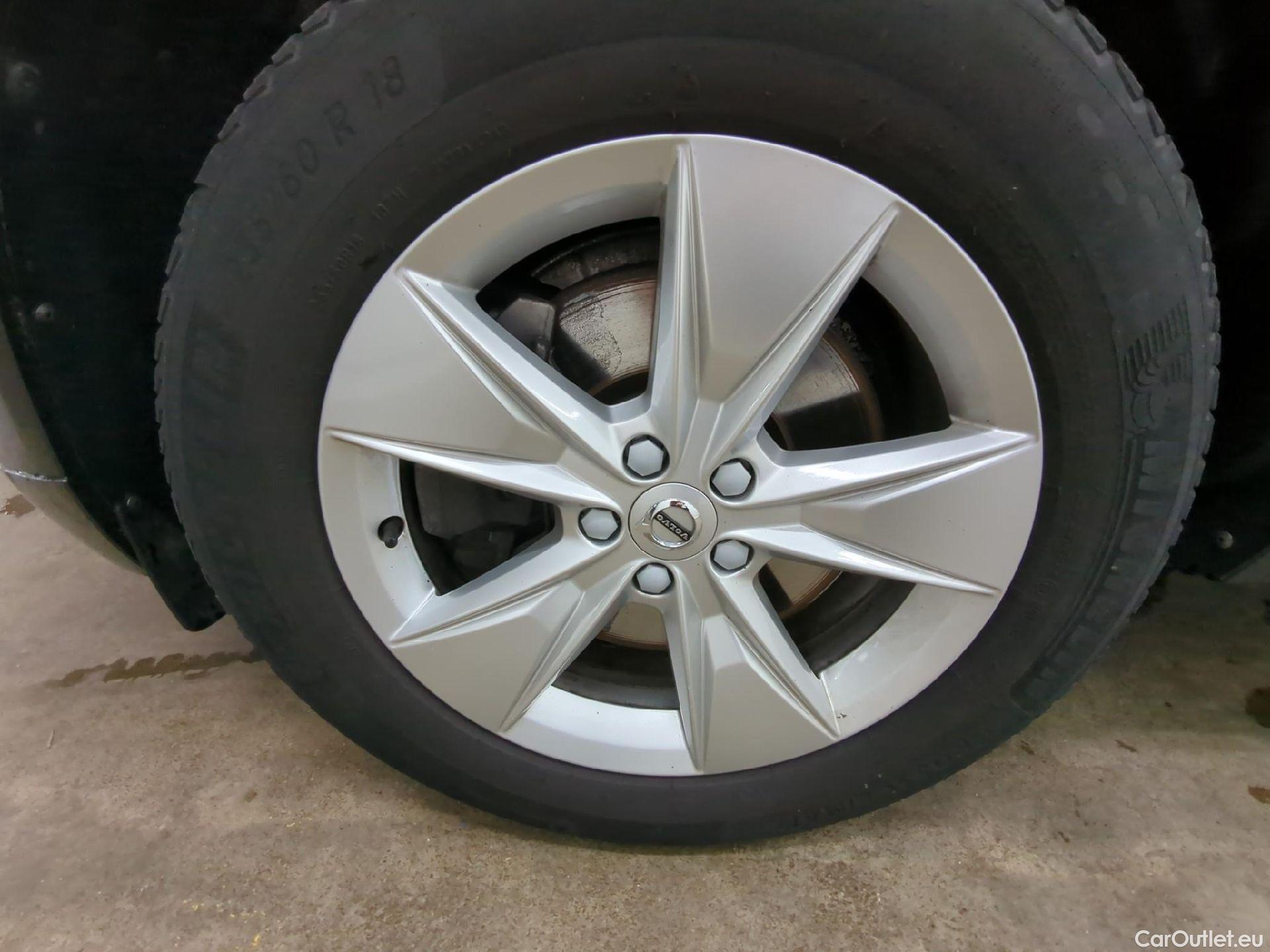  Volvo  XC60 VOLVO  / 2021 / 5P / SUV B4 AWD 197 Geartro Momentum Business #50