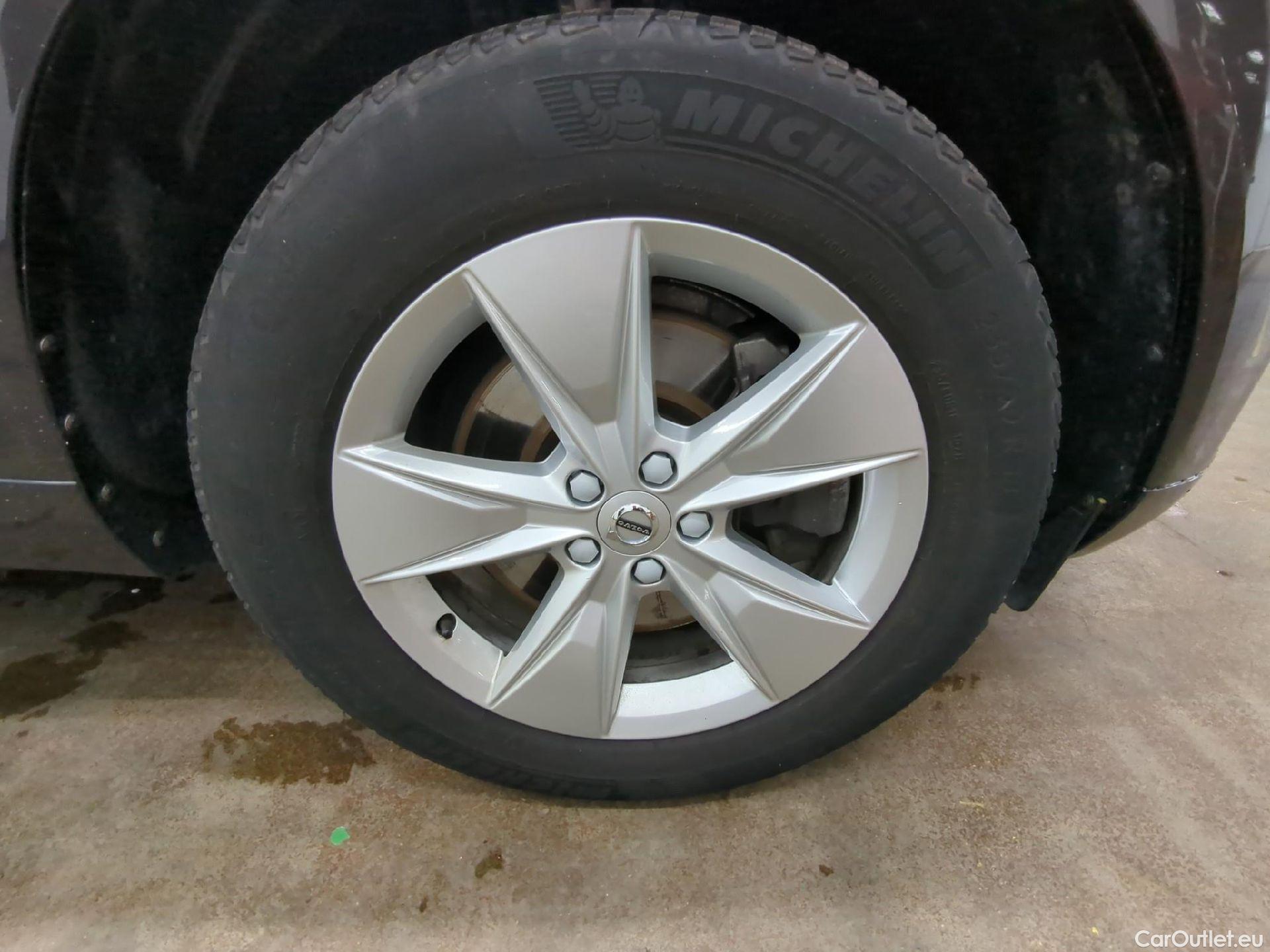  Volvo  XC60 VOLVO  / 2021 / 5P / SUV B4 AWD 197 Geartro Momentum Business #52