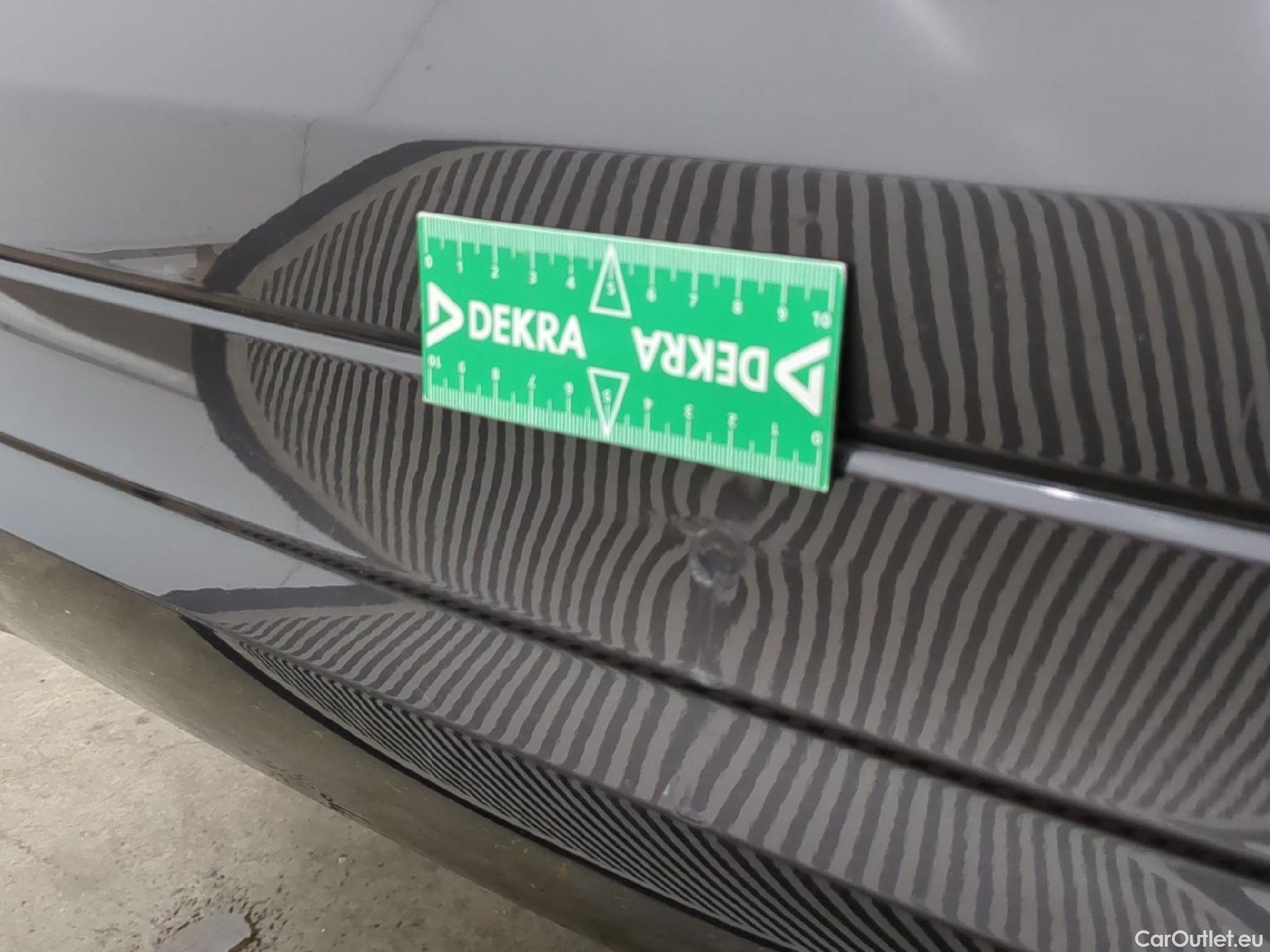  Volvo  XC60 VOLVO  / 2021 / 5P / SUV B4 AWD 197 Geartro Momentum Business #33