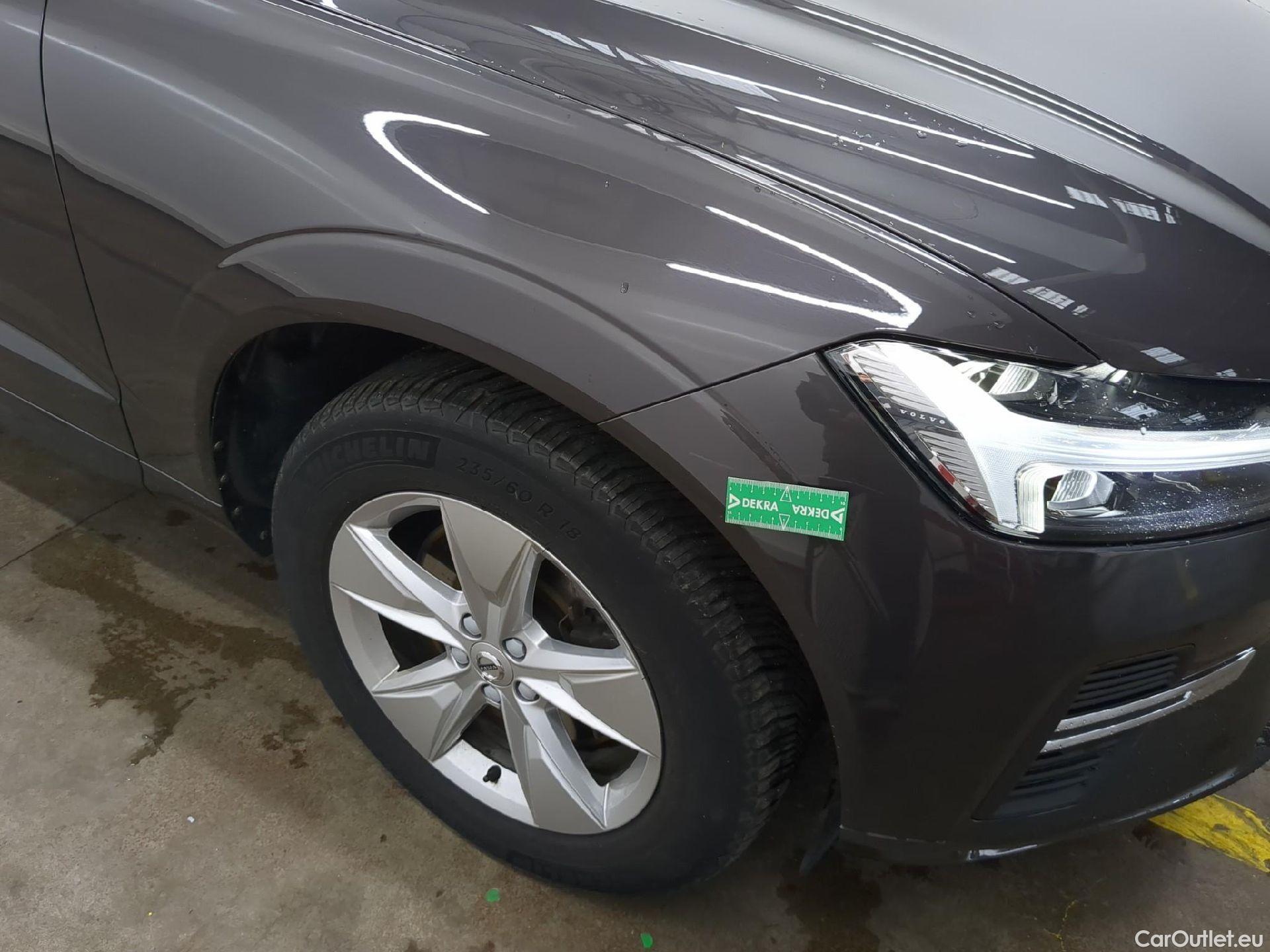  Volvo  XC60 VOLVO  / 2021 / 5P / SUV B4 AWD 197 Geartro Momentum Business #19