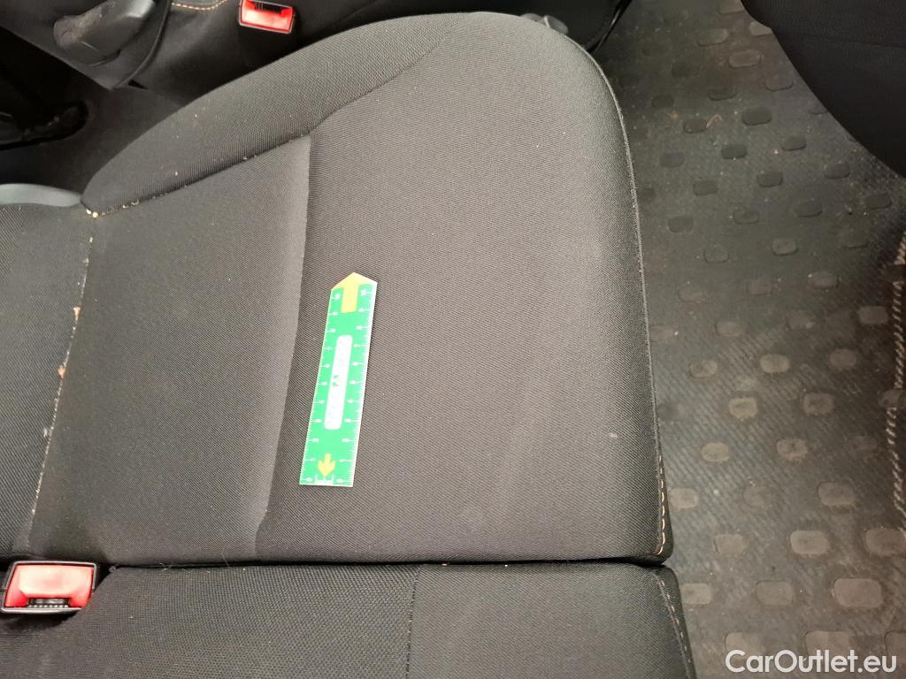  Renault  Trafic RENAULT  4p Combi Zen L1 Energy dCi 125 #19