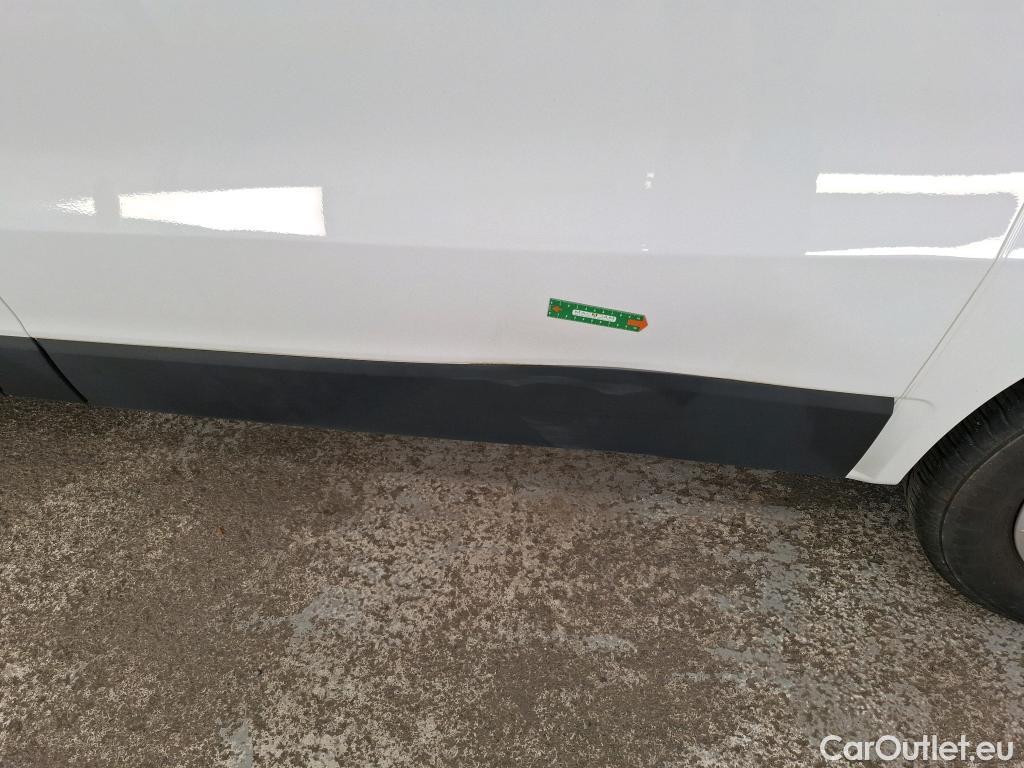  Renault  Trafic RENAULT  4p Combi Zen L1 Energy dCi 125 #15