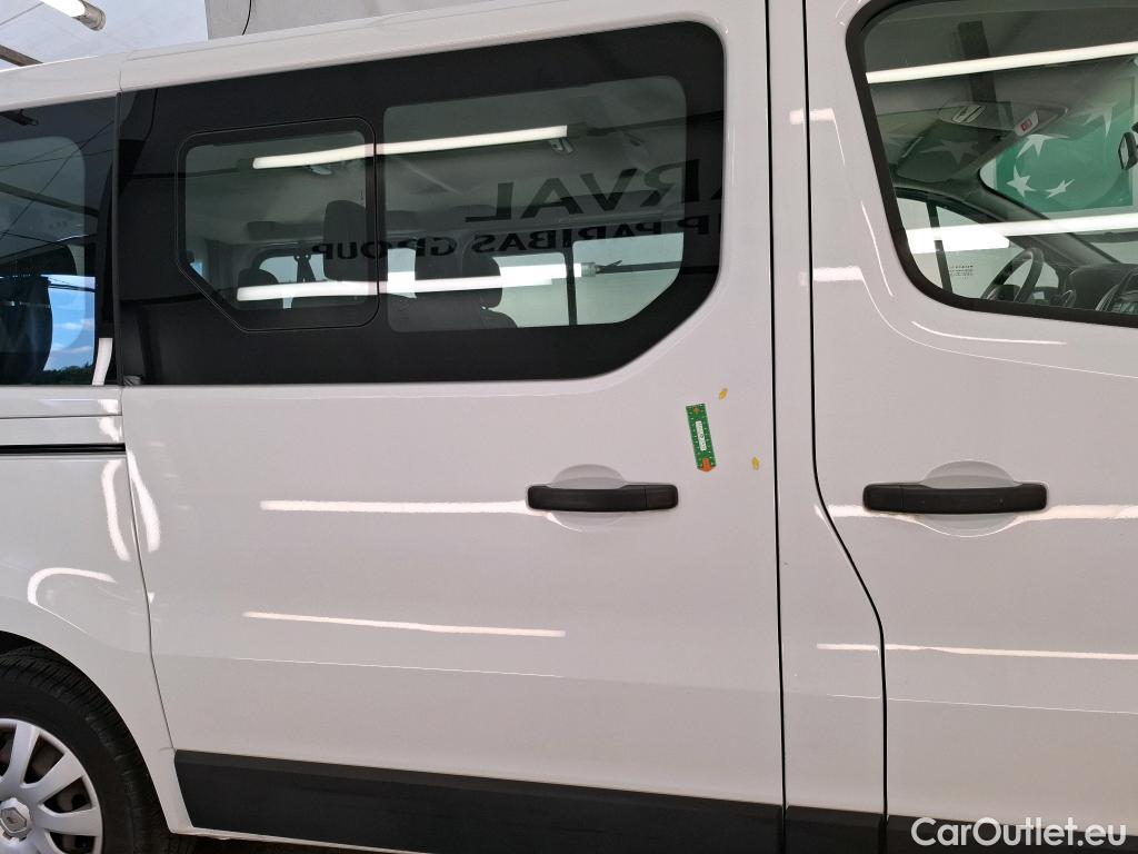  Renault  Trafic RENAULT  4p Combi Zen L1 Energy dCi 125 #7