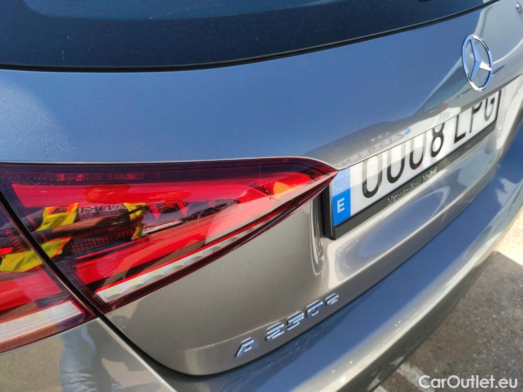  Mercedes  A-Klasse Clase A A 250 e (177.086)Premium-Pack 1.3 AMG Line 220CV AT8 E6d #5