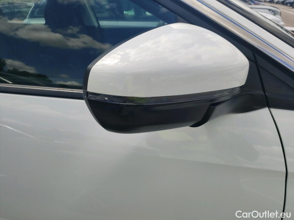  Peugeot  3008  Active 1.5 HDi 130CV AT8 E6dT #40