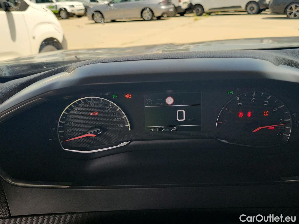  Peugeot  2008  Allure Pack 1.5 HDi 110CV MT6 E6d #17