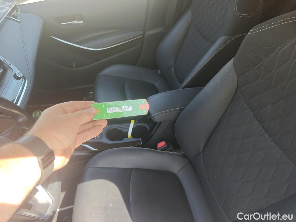  Toyota  Corolla TOYOTA  / 2019 / 4P / sedán 1.8 125H ADVANCE E-CVT SEDAN #46