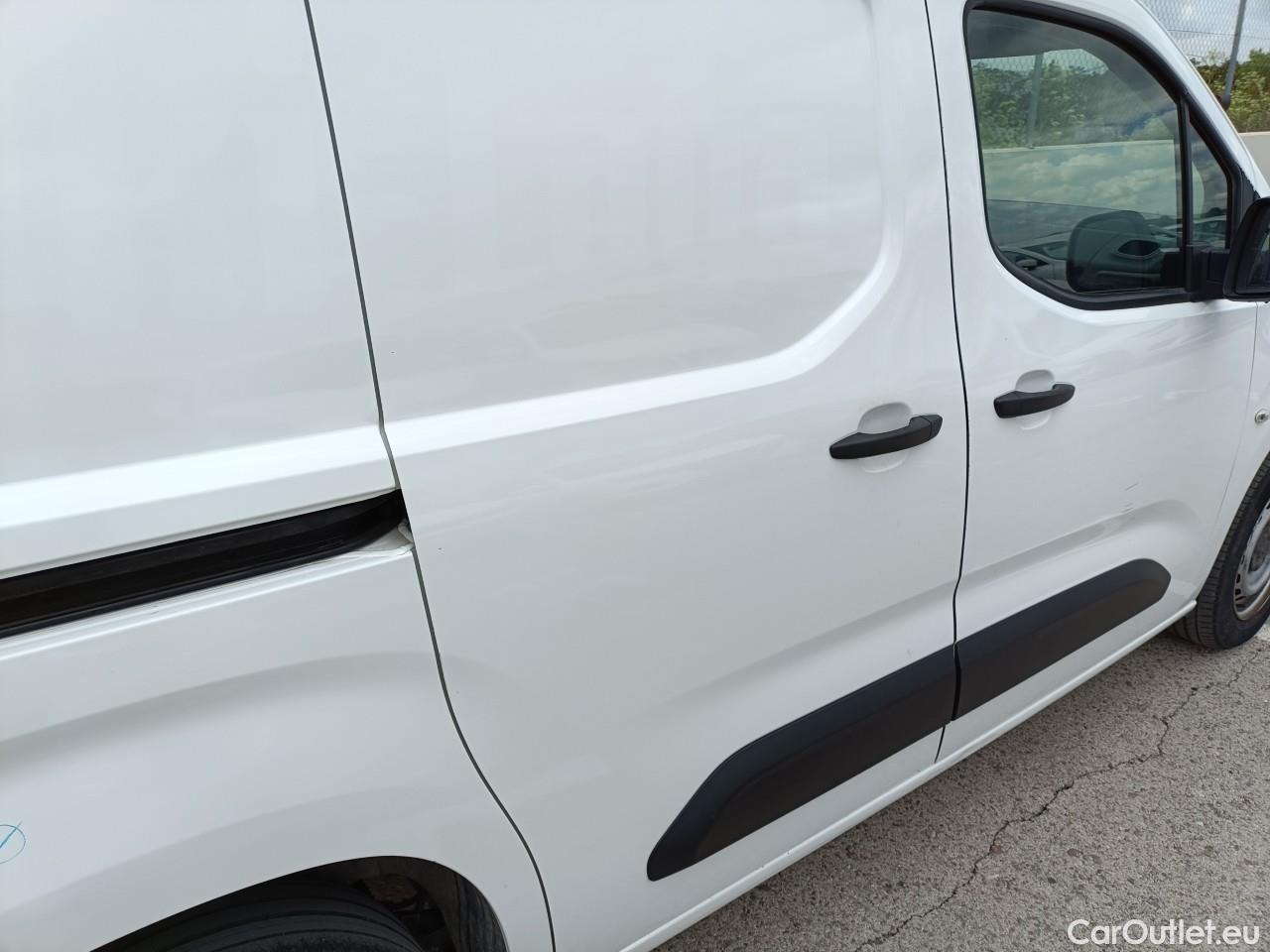  Peugeot  Partner PEUGEOT  / 2018 / 3P / furgón derivado de turismo Pro Standard 600kg BlueHDi 73kW (AC) #19