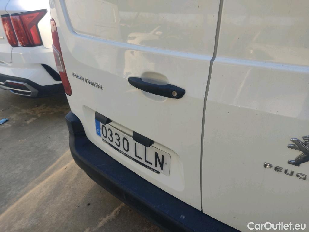  Peugeot  Partner PEUGEOT  / 2018 / 3P / furgón derivado de turismo Pro Standard 600kg BlueHDi 73kW (AC) #33
