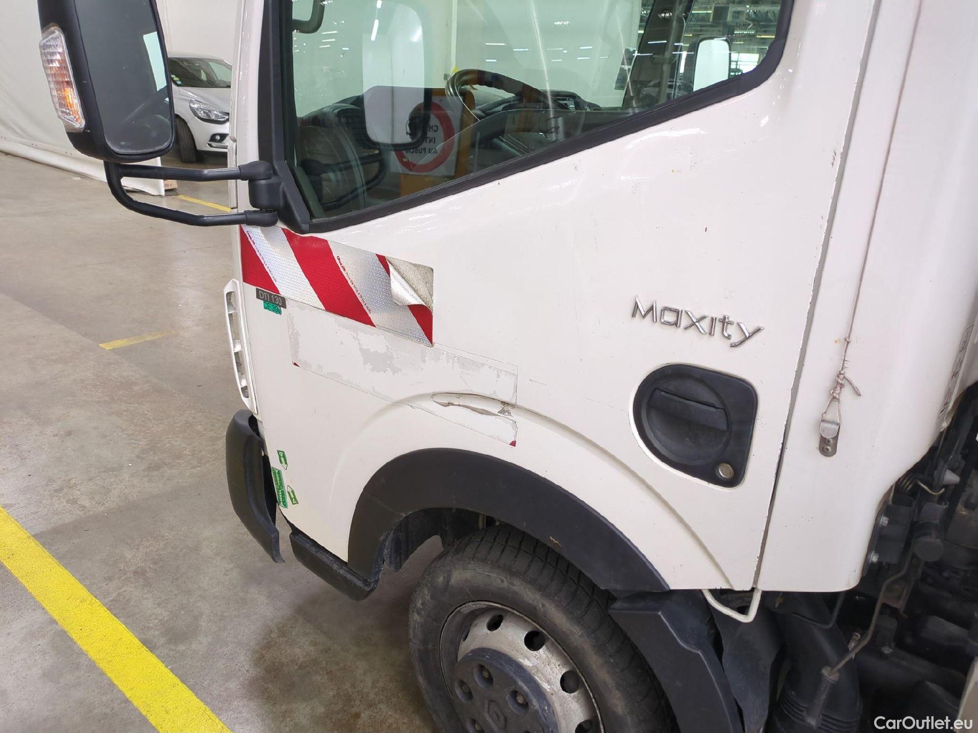  Renault  Maxity Renault V.I.  VU 2p Châssis cabine 140.35/6 CC L1 E5 #13