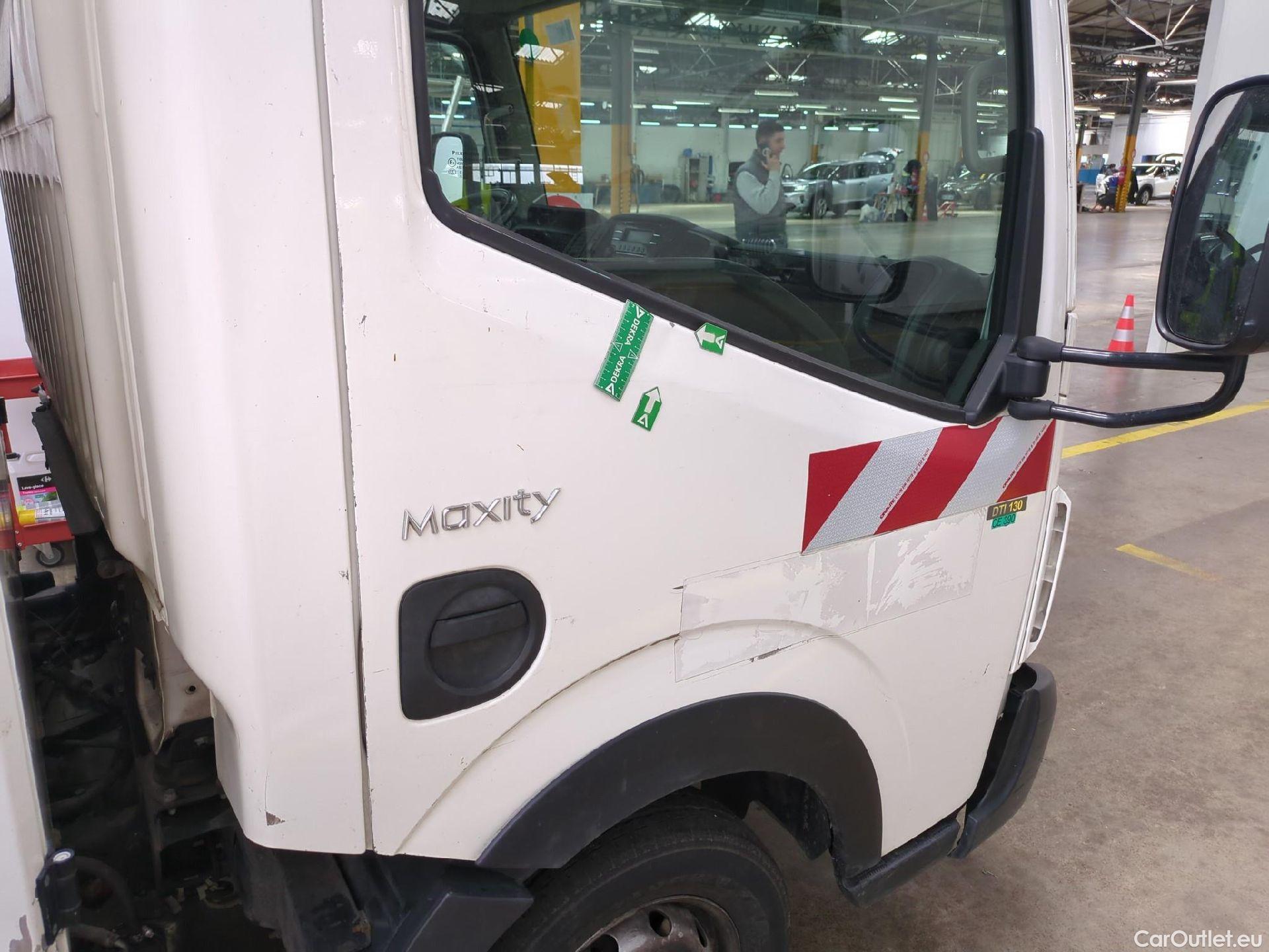  Renault  Maxity Renault V.I.  VU 2p Châssis cabine 140.35/6 CC L1 E5 #36