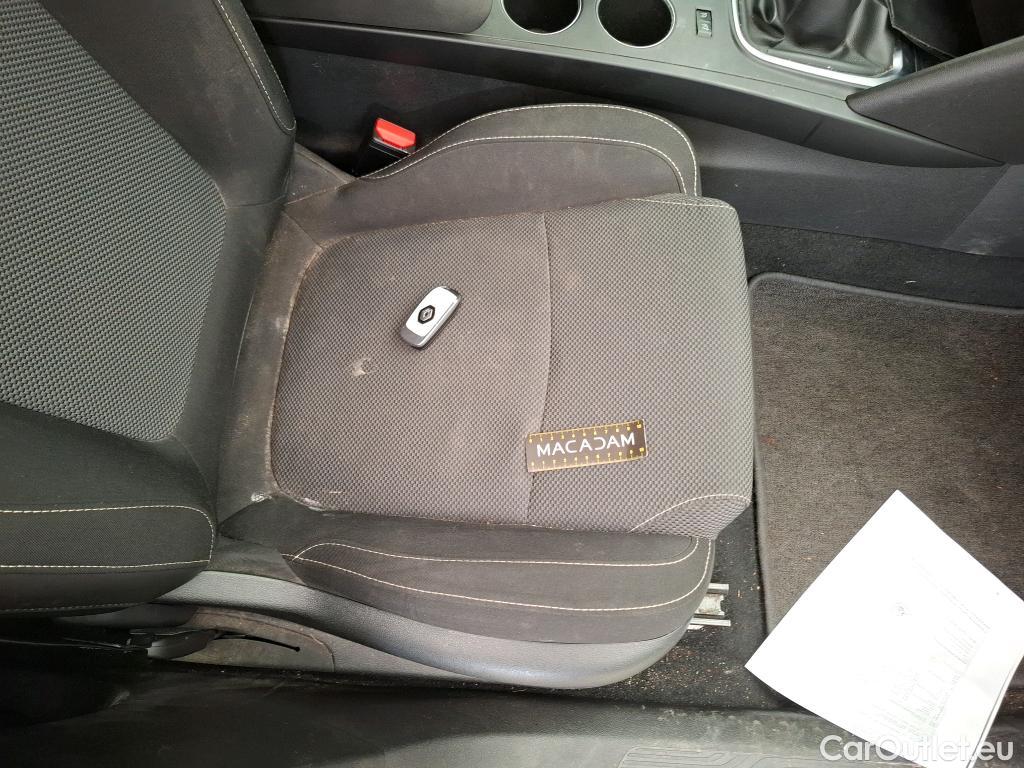  Renault  Megane  IV Berline 5pt. Société Air Nav 1.5 dCi 90CV BVM6 E6 #34