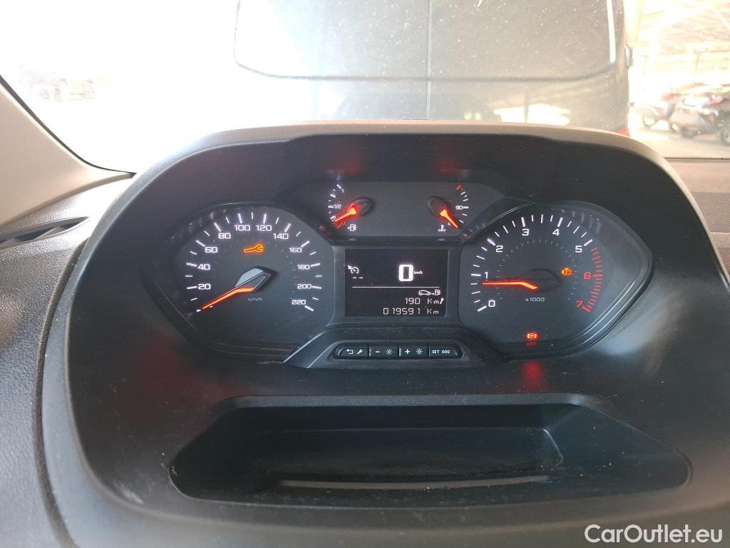  Peugeot  Partner PEUGEOT  / 2018 / 4P / Fourgonnette Taille M 650kg BlueHDi 100 S&S BVM6 #46