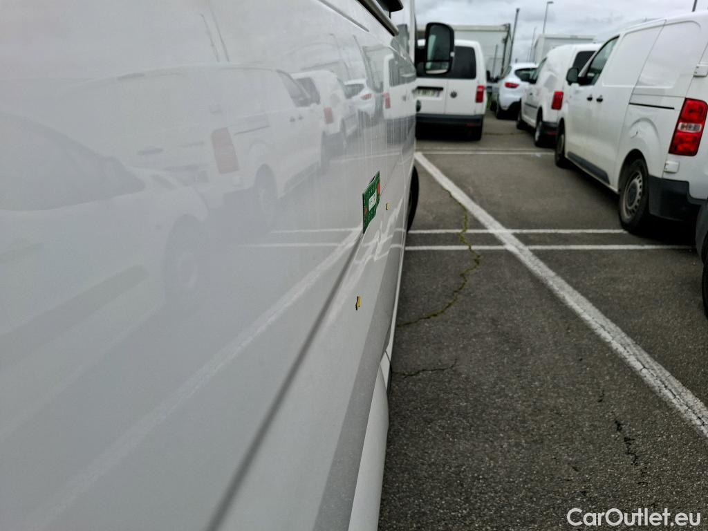  Volkswagen  Crafter  Fourgon Fourgon 30 mittlerer Radstand mit Hochdach FWD 2.0 #30