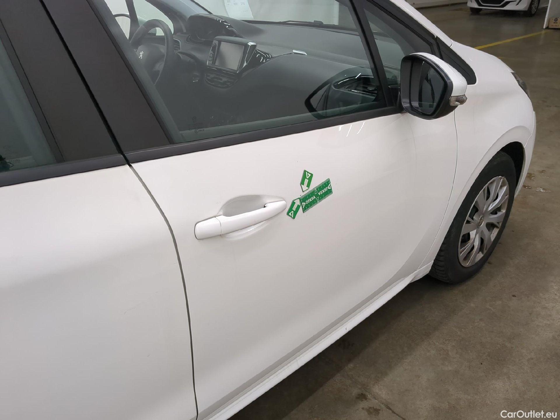  Peugeot  208  Affaire Premium Pack 1.5 HDi 100CV BVM5 E6dT #15