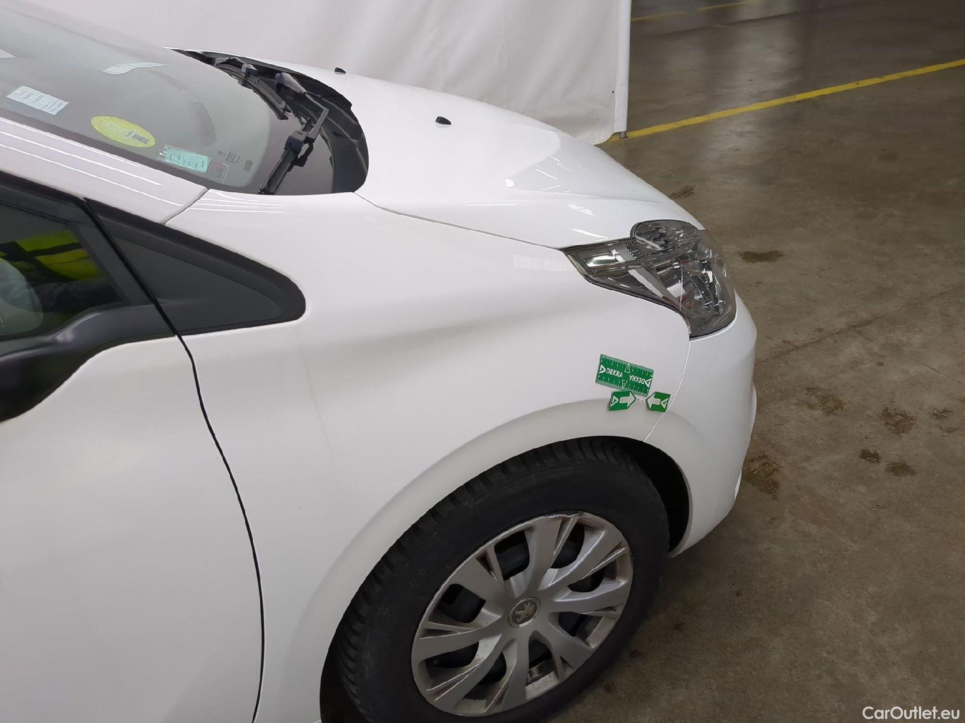  Peugeot  208  Affaire Premium Pack 1.5 HDi 100CV BVM5 E6dT #11
