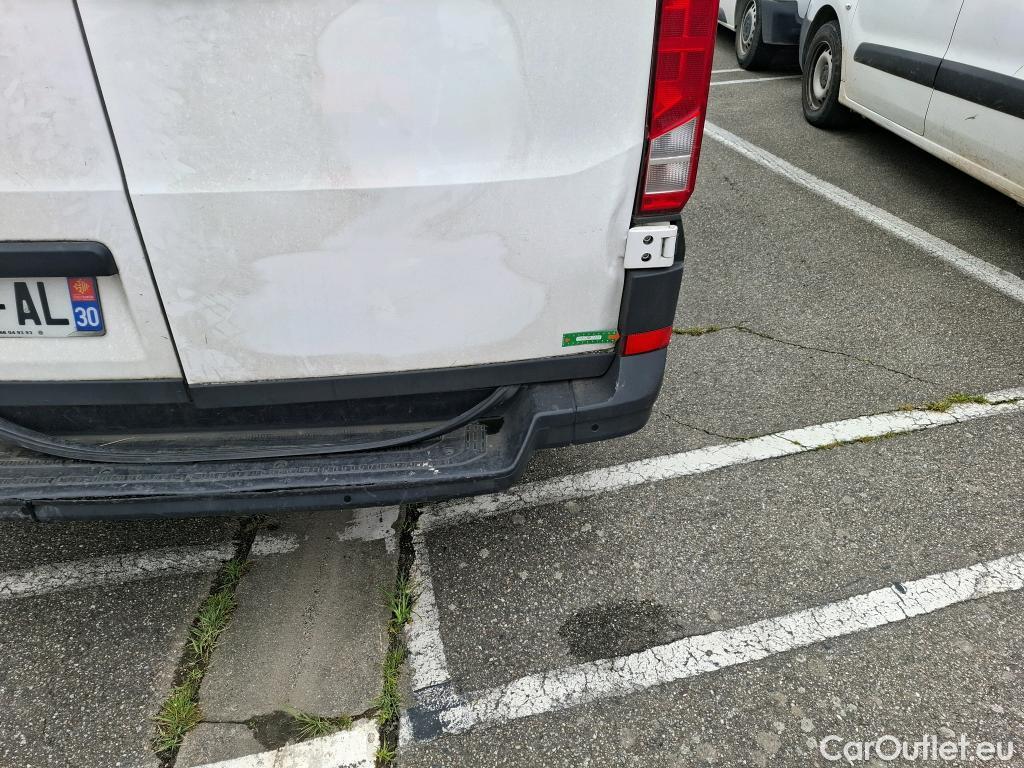  Volkswagen  Crafter  Fourgon Fourgon 30 mittlerer Radstand mit Hochdach FWD 2.0 #137