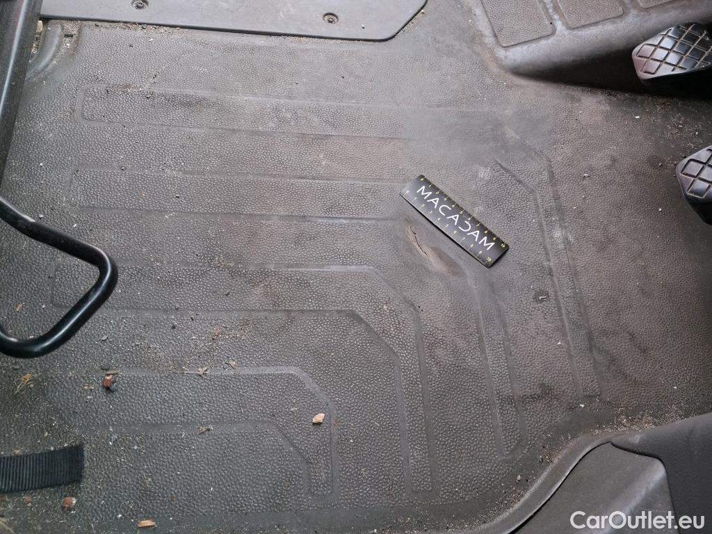  Volkswagen  Crafter  Fourgon Fourgon 30 mittlerer Radstand mit Hochdach FWD 2.0 #119