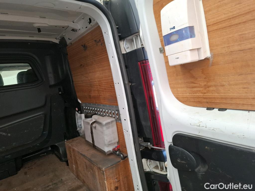  Renault  Trafic RENAULT  VU 4p Fourgon CA GCF L1H1 1200 Energy dCi 125 E6 #15