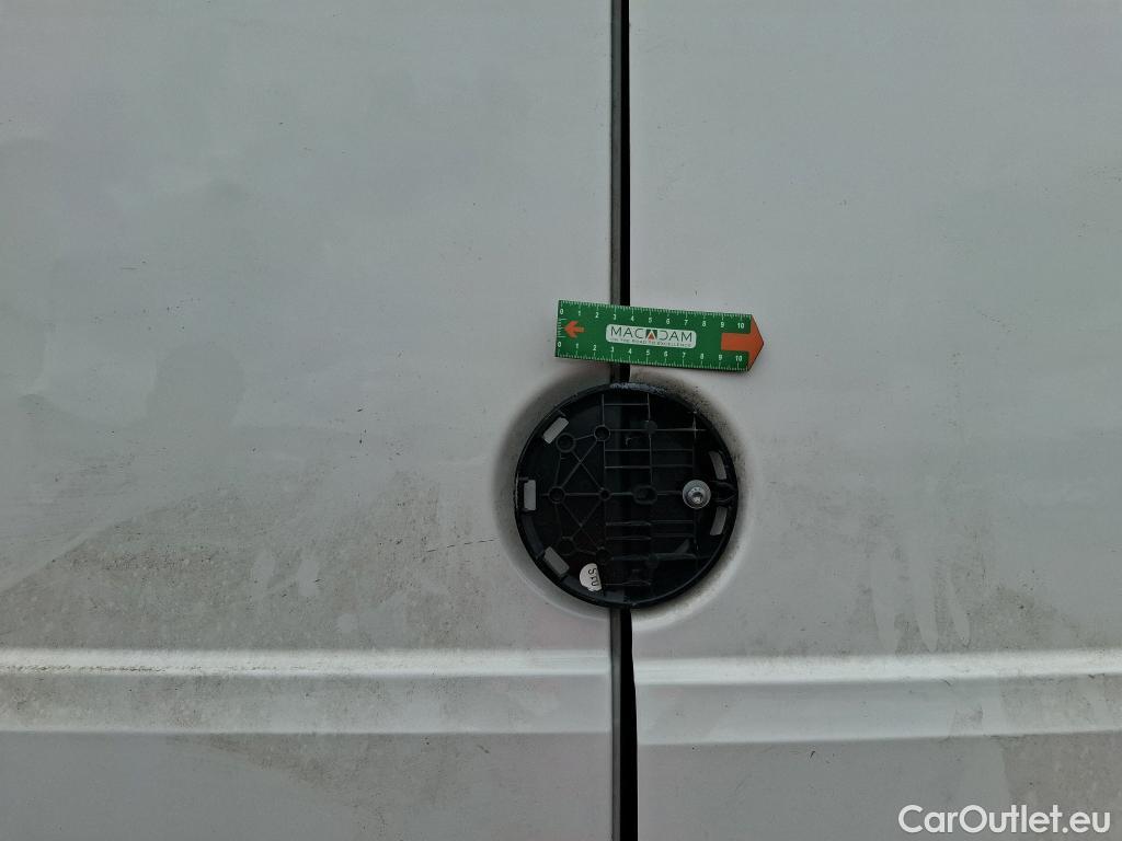  Volkswagen  Crafter  Fourgon Fourgon 30 mittlerer Radstand mit Hochdach FWD 2.0 #126