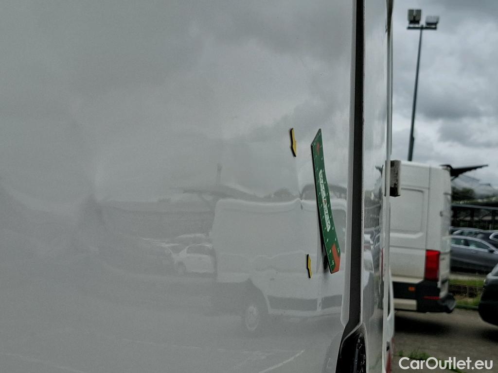  Volkswagen  Crafter  Fourgon Fourgon 30 mittlerer Radstand mit Hochdach FWD 2.0 #86