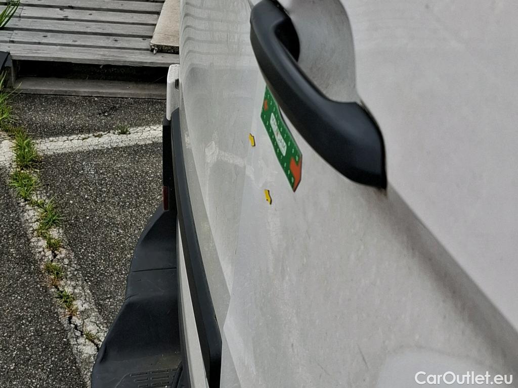  Volkswagen  Crafter  Fourgon Fourgon 30 mittlerer Radstand mit Hochdach FWD 2.0 #82