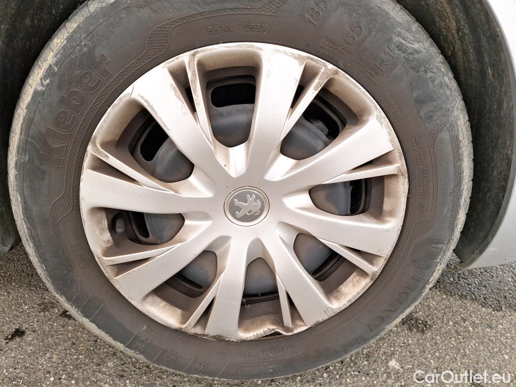  Peugeot  208  Affaire Premium Pack 1.2 PureTech 80CV BVM5 E6 #46