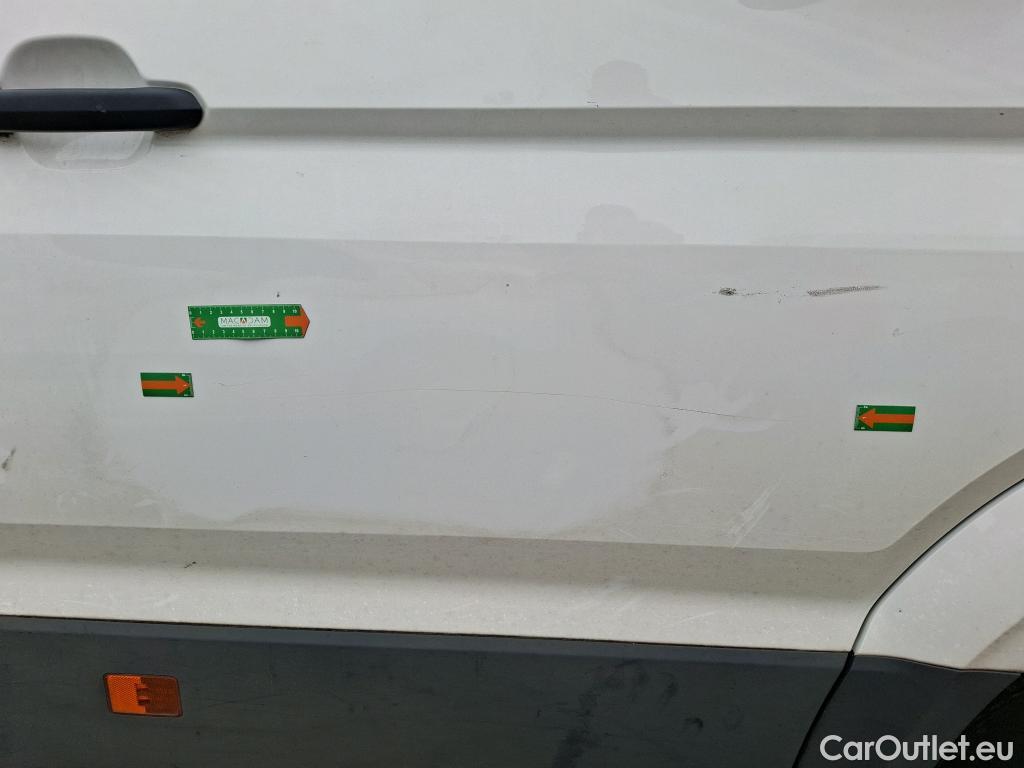  Volkswagen  Crafter  Fourgon Fourgon 30 mittlerer Radstand mit Hochdach FWD 2.0 #102