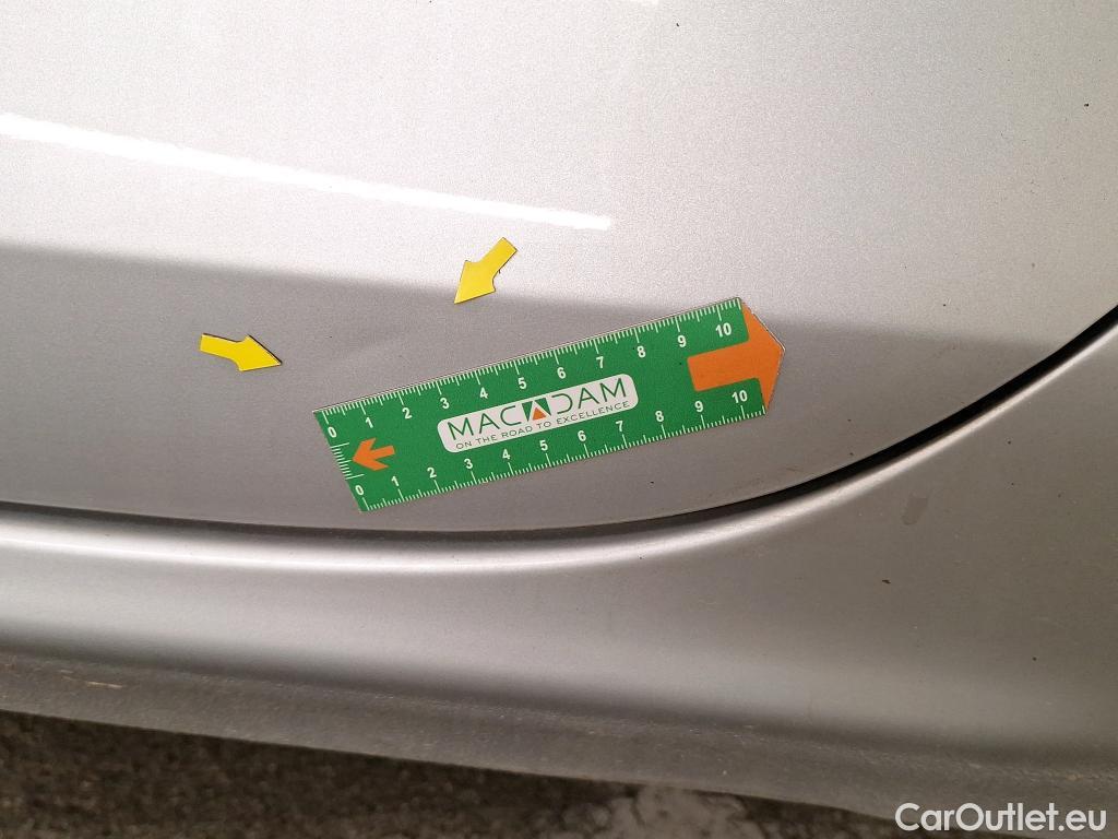  Peugeot  208  Affaire Premium Pack 1.2 PureTech 80CV BVM5 E6 #38