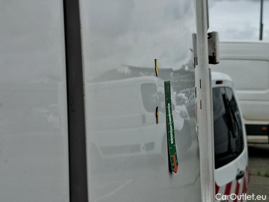  Volkswagen  Crafter  Fourgon Fourgon 30 mittlerer Radstand mit Hochdach FWD 2.0 #81