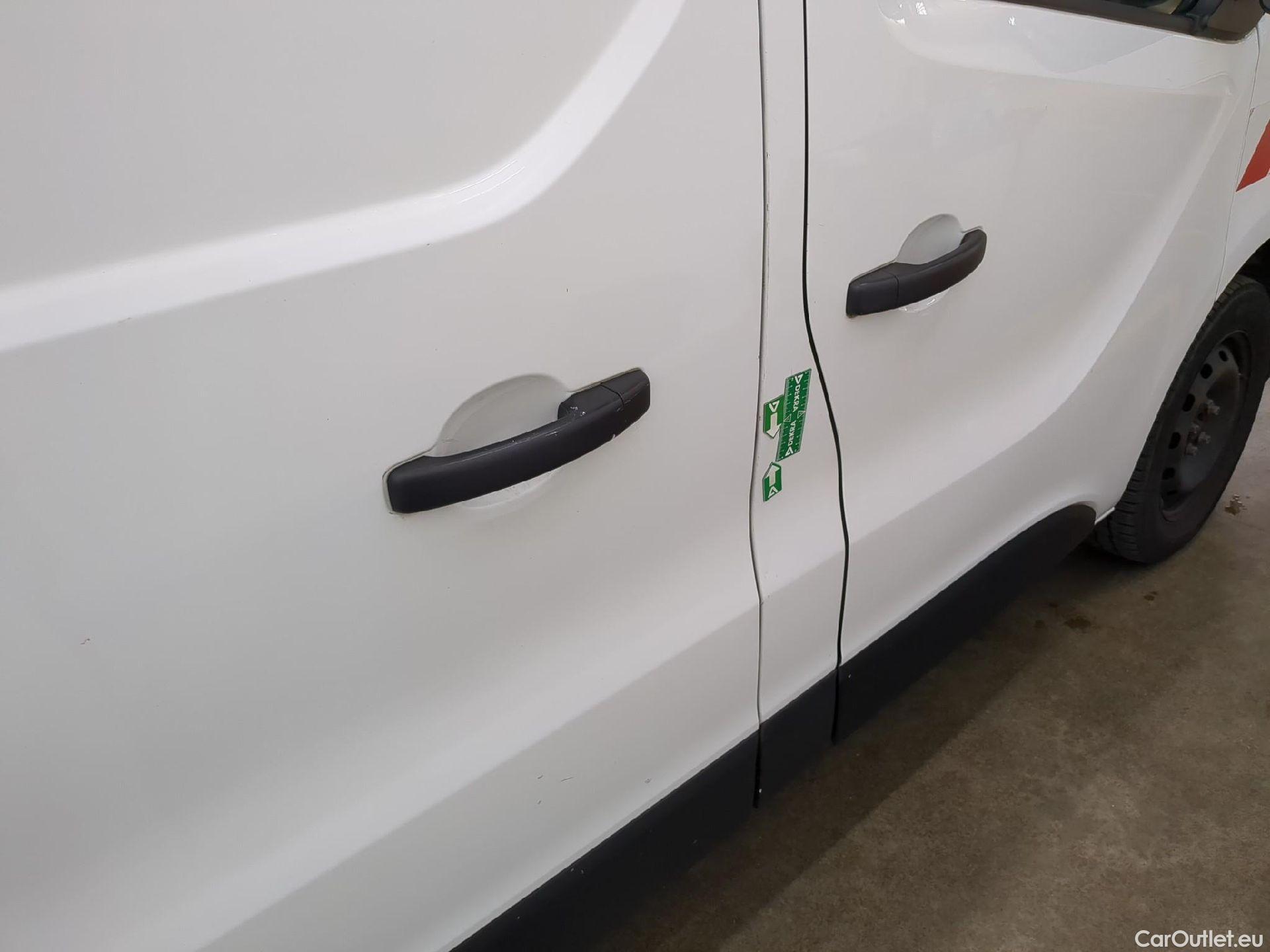  Renault  Trafic RENAULT  VU 4p Fourgon FG GCFL2H1 1200 dCi95 Stop&Start E6 #40