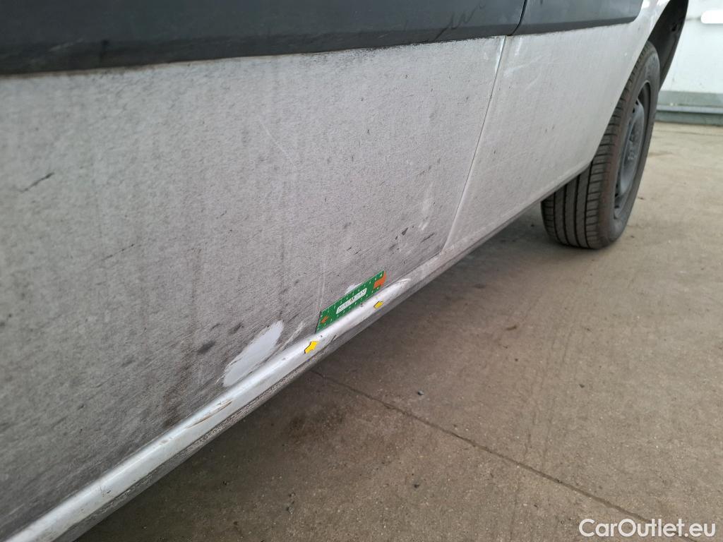  Renault  Kangoo  Express Générique (L1) 1.2 TCe 115CV BVM6 E5 / POUSSIERE DE FER / NETTOYAGE OU PEINTURE COMPLETE #36