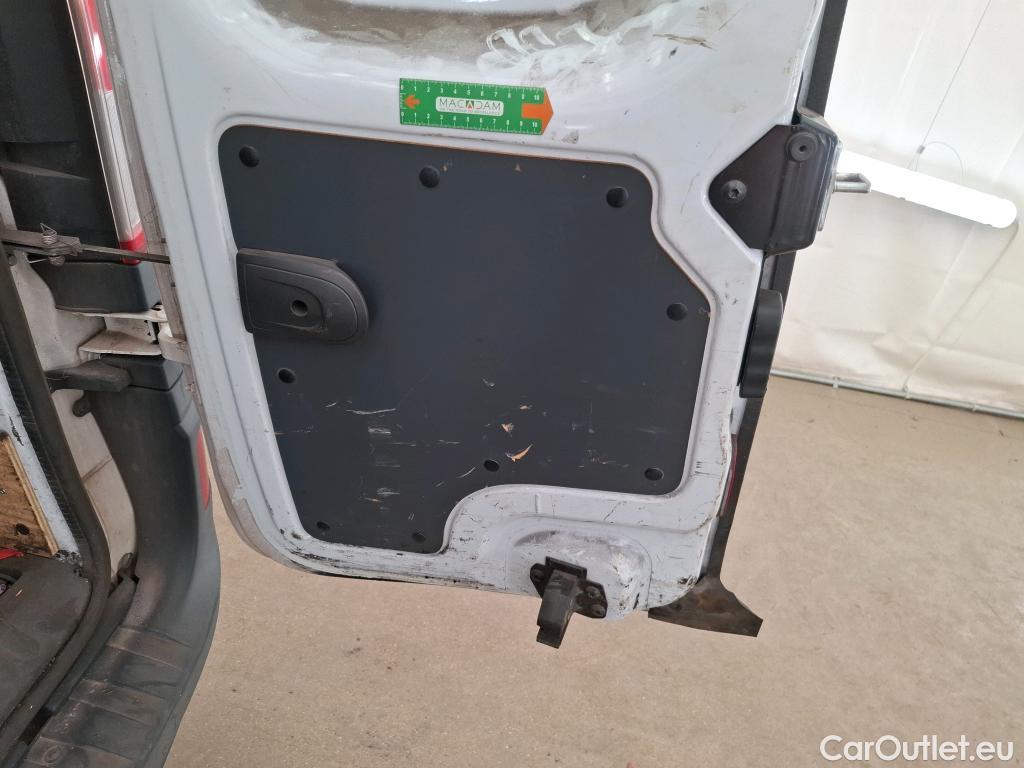  Renault  Kangoo  Express Générique (L1) 1.2 TCe 115CV BVM6 E5 / POUSSIERE DE FER / NETTOYAGE OU PEINTURE COMPLETE #38