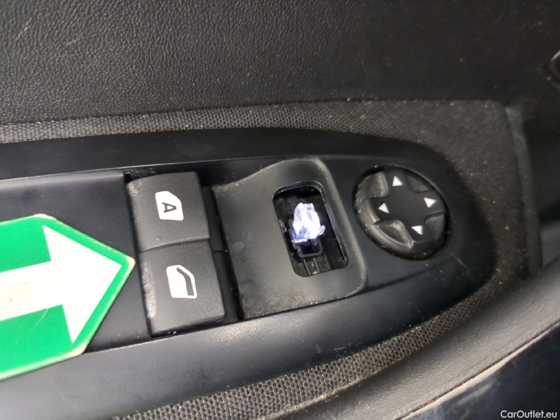  Peugeot  208  Affaire Premium Pack 1.5 HDi 100CV BVM5 E6dT #3