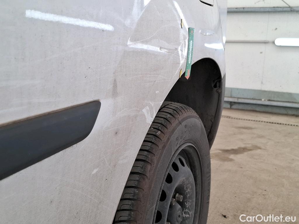  Renault  Kangoo  Express Générique (L1) 1.2 TCe 115CV BVM6 E5 / POUSSIERE DE FER / NETTOYAGE OU PEINTURE COMPLETE #10