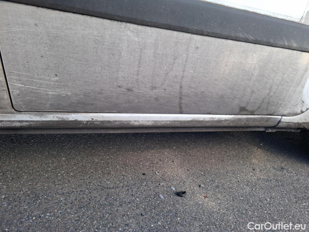  Renault  Kangoo  Express Générique (L1) 1.2 TCe 115CV BVM6 E5 / POUSSIERE DE FER / NETTOYAGE OU PEINTURE COMPLETE #29