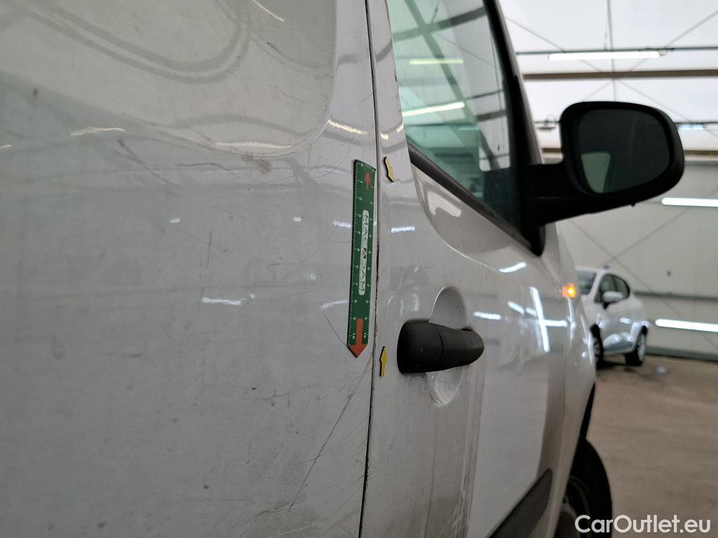  Renault  Kangoo  Express Générique (L1) 1.2 TCe 115CV BVM6 E5 / POUSSIERE DE FER / NETTOYAGE OU PEINTURE COMPLETE #21