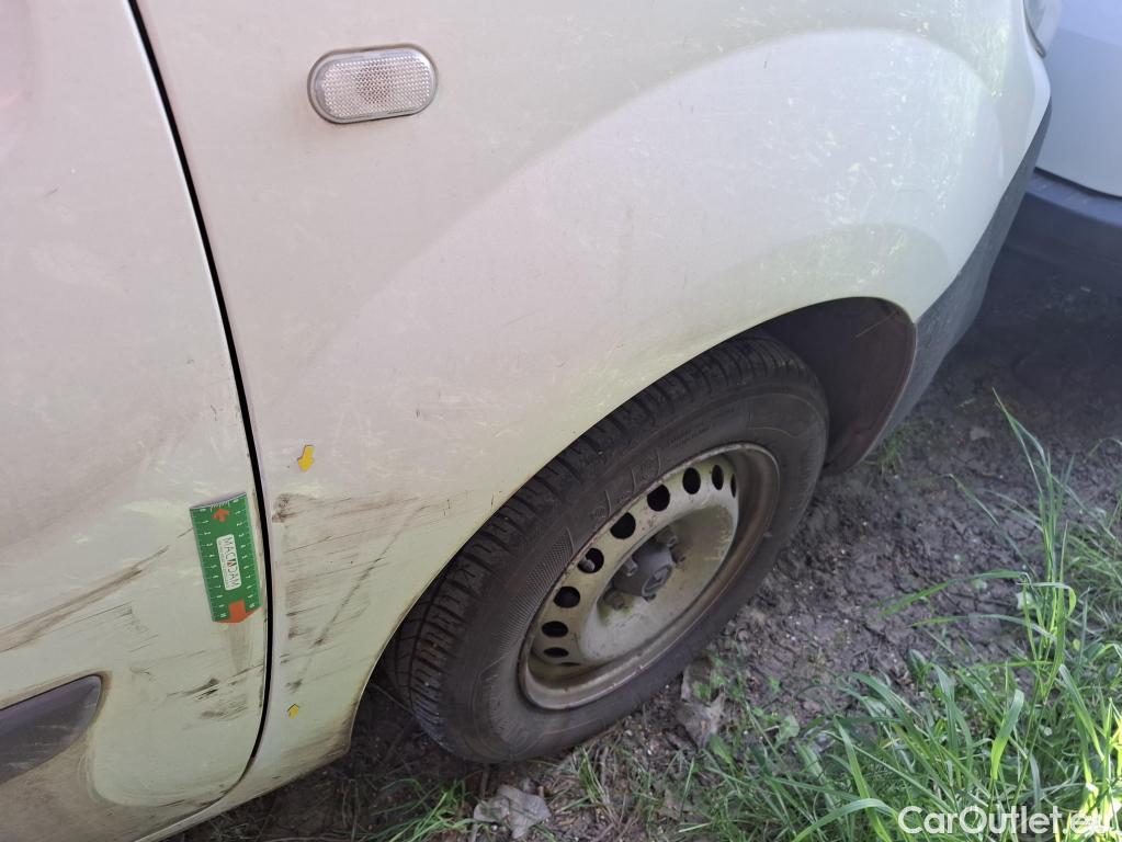  Renault  Kangoo  Express Générique (L1) 1.2 TCe 115CV BVM6 E5 / POUSSIERE DE FER / NETTOYAGE OU PEINTURE COMPLETE #35