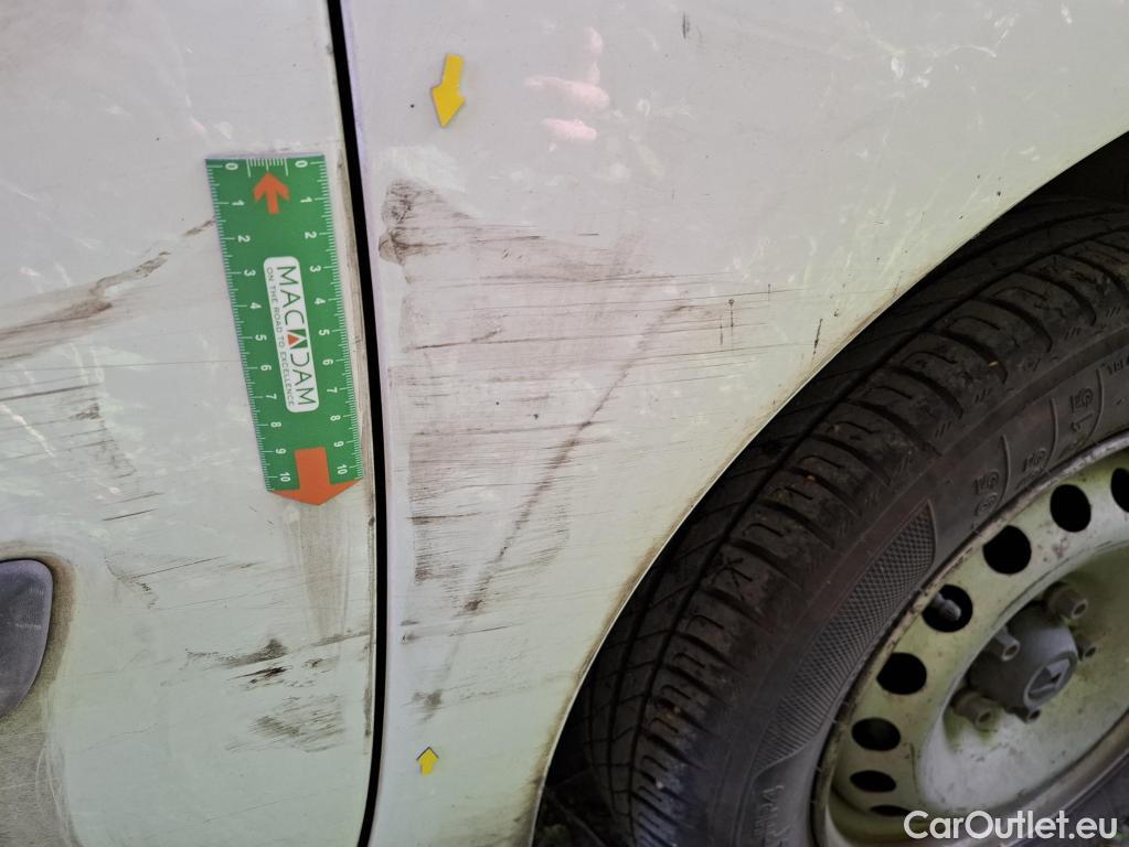  Renault  Kangoo  Express Générique (L1) 1.2 TCe 115CV BVM6 E5 / POUSSIERE DE FER / NETTOYAGE OU PEINTURE COMPLETE #34